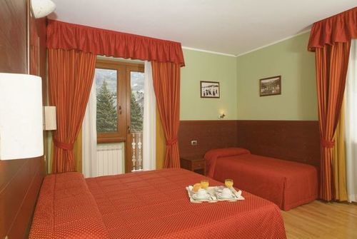 Hotel Miravalle Соз-д'Улькс Екстер'єр фото